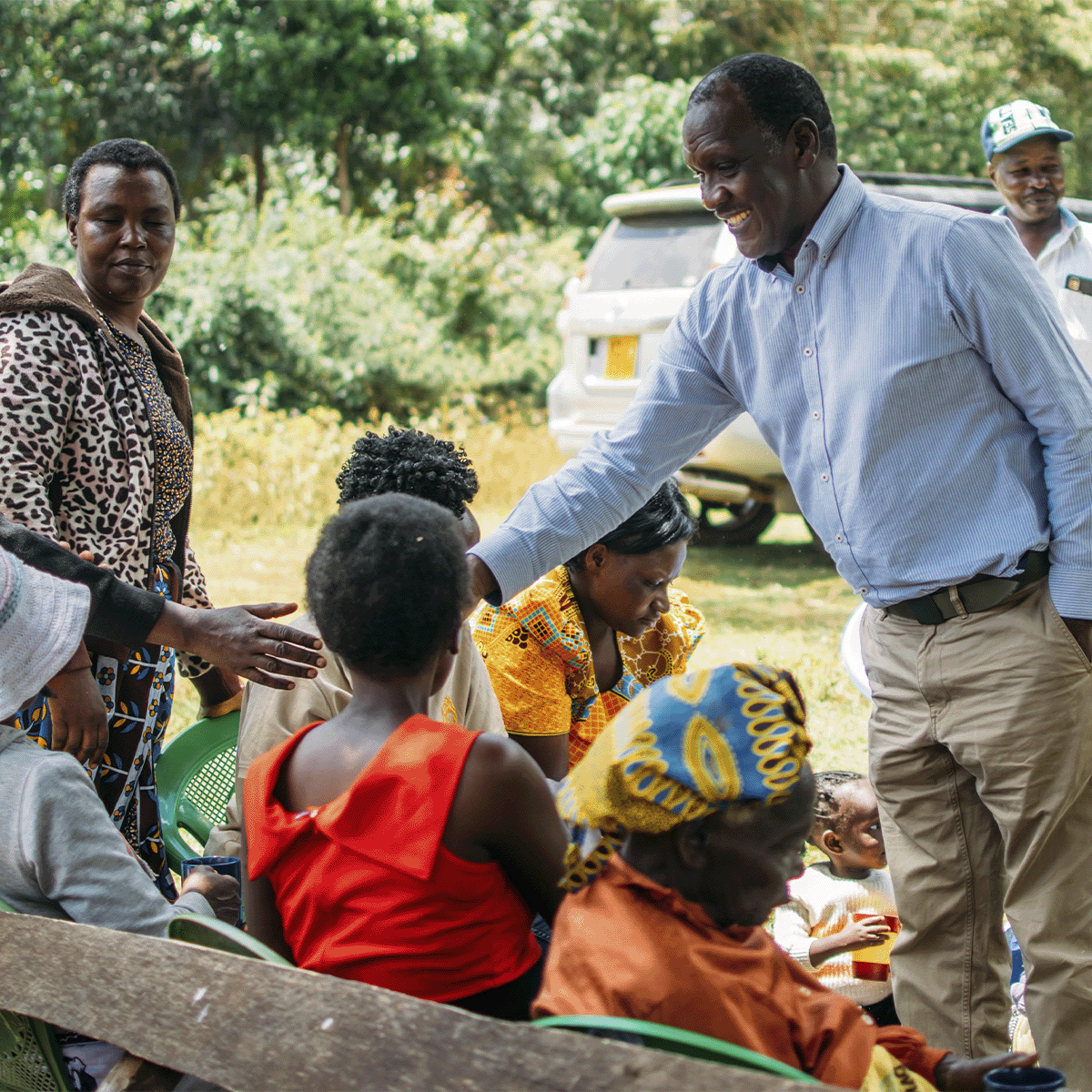 Hongera Energy Efficient Cookstoves Project_Haron Wachira meeting local people in Kenya
