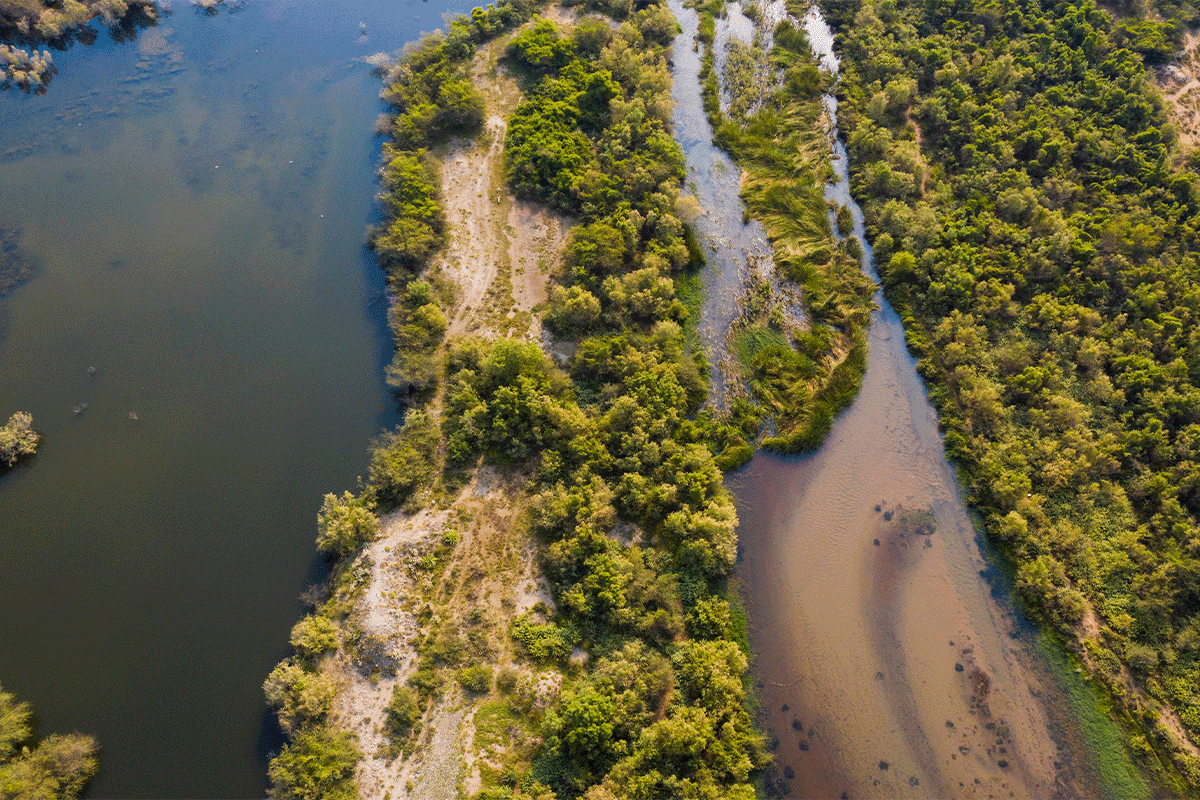 Key players in evolving carbon markets_Aerial view of Qanona Valley in Saudi Arabia_visual 2