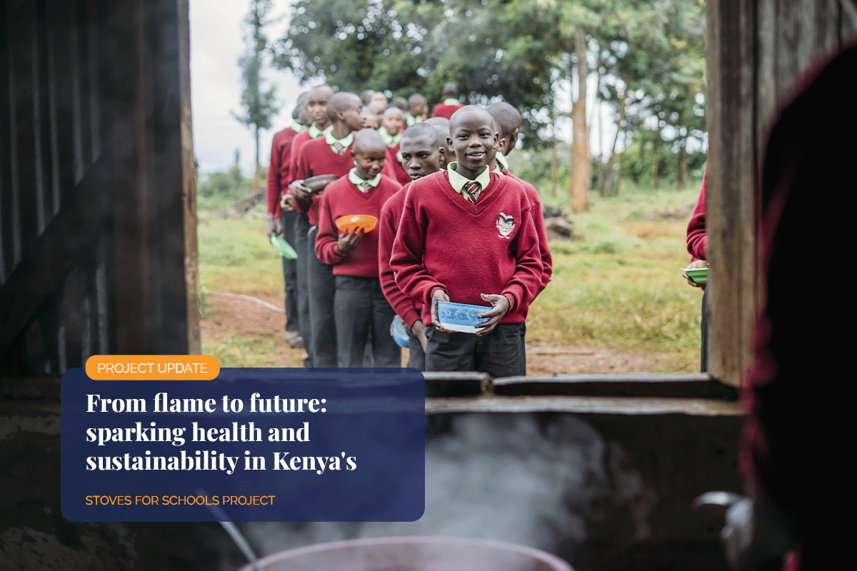 Sparking health and sustainability in Kenyas schools_Pupils waiting in a queue for lunch_visual 1