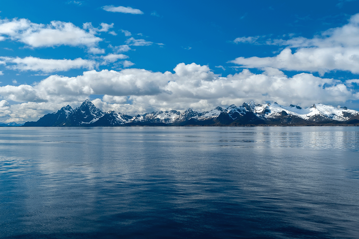 global solutions for a global challenge_Seascape Lofoten Islands in Norway_visual 6